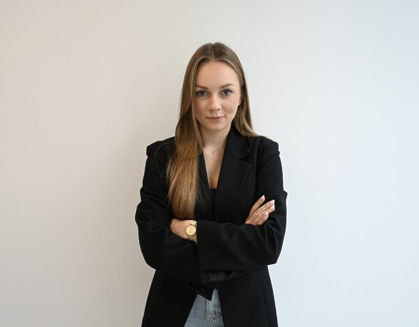 Sales Manager | oliwia.lis@grupainwest.pl<br>Responsible for the smooth functioning of the company's administrative facilities. Manages document circulation, coordinates organizational processes and ensures effective support of the company's daily operations.